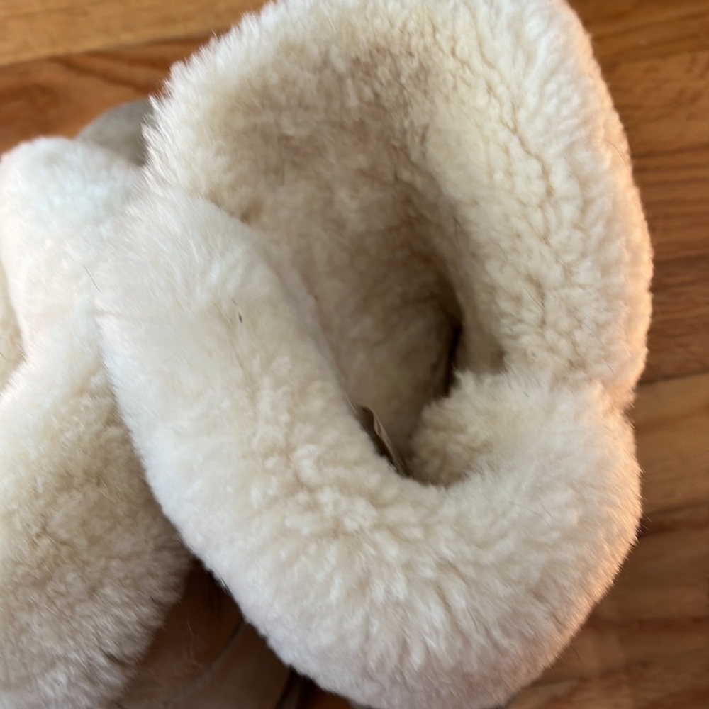 UGGS Shearling boots - Picture 7 of 9